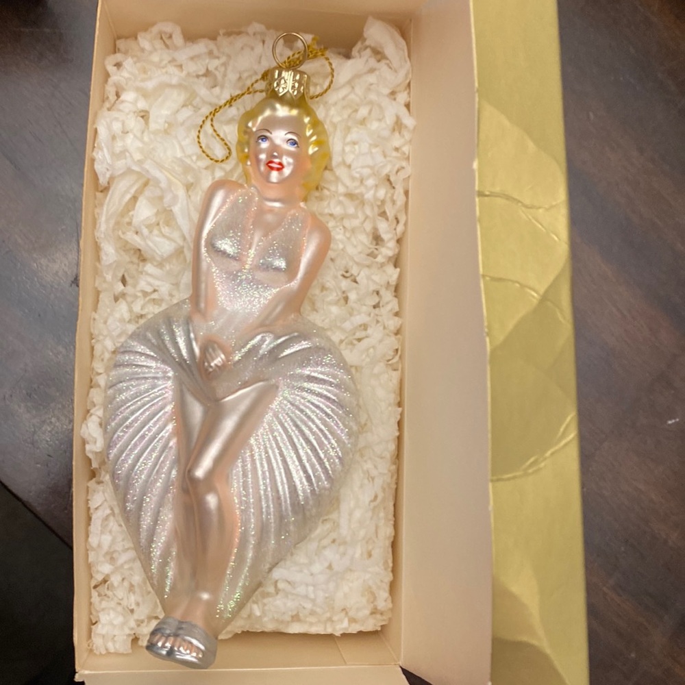 Marylin Monroe Christmas Ornament
